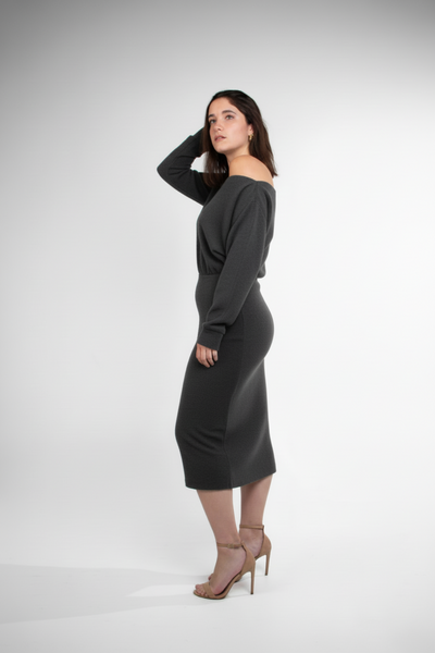 Vestido gris oscuro